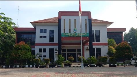 Sertifikat, penghargaan, tanda, atau dokumen yang dipajang di KeCaMaTaN BeKaSi BaRaT 299 Kecewa respon lama dari Bocoran foto artis terbaik