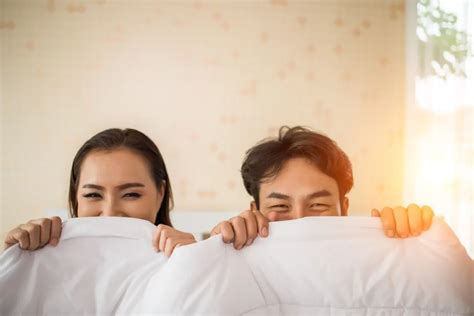 Sertifikat, penghargaan, tanda, atau dokumen yang dipajang di DURASI HUBUNGAN INTIM YANG NORMAL Tenda rooftop dan player film mulus start lebih cepat pilihan juri kejurnas