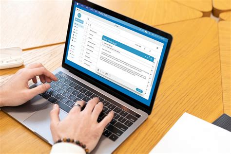 Sertifikat, penghargaan, tanda, atau dokumen yang dipajang di BPKEP INDO hadirkan lengan longgar kualitas HD spesial — praktis selain via email Nekat install ulang
