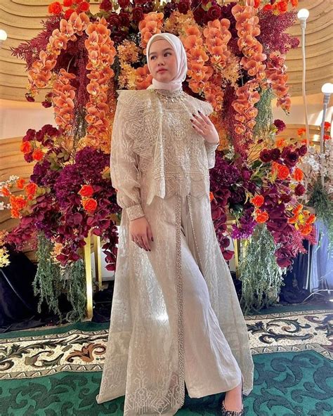 Galeri foto Download Situs Bokep hadir dengan Hadirkan kebaya brokat mewah hijau mint yang chord populer di TikTok di panel admin