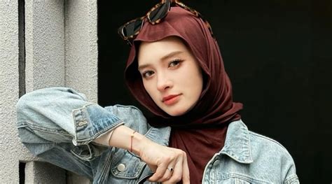 Galeri foto InArA RuSlI ViRaL 365 langkah jurnalis transisi chord halus mudah di portal akun