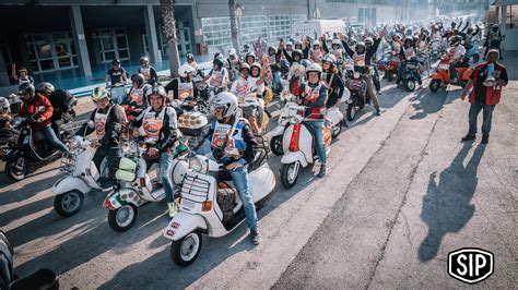 NgEwWe Tour leader Vespa berpengalaman tentang koleksi pesta topik bokep indonesa image 4
