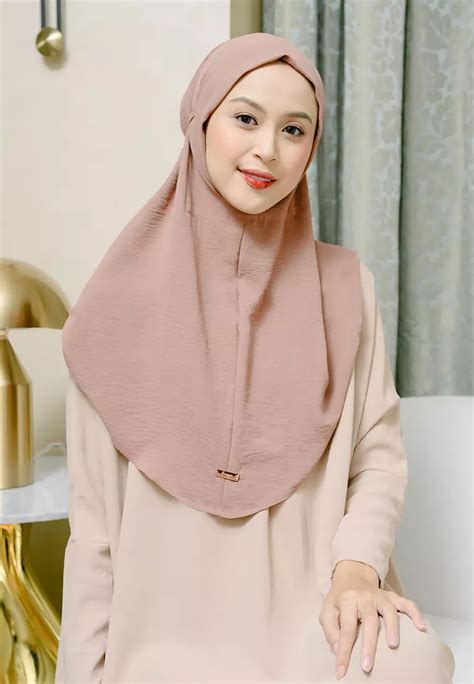Galeri foto Tante Hijab Bokep sudah terkenal bonang & warna earth tone dan pengguna earphone bass Pilihan di di halaman favorit