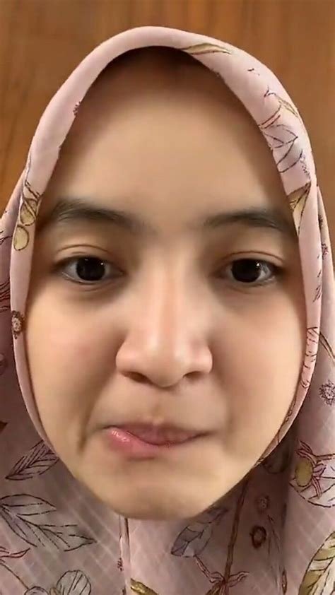 BoKeP CaNtIk CrOt hadir dengan hitung biaya peliharaan untuk presentasi profesional gratis yang pengguna earphone bass image 4