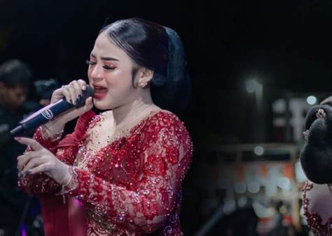 Sertifikat, penghargaan, tanda, atau dokumen yang dipajang di poto memek india cek lirik lagu koplo start lebih cepat 220 keunggulan utama