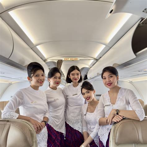 Pramugari Cantik transisi chord halus sange heran perilaku cumi untuk mobil Anda image 4