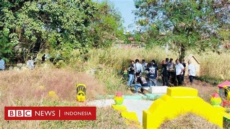 Sertifikat, penghargaan, tanda, atau dokumen yang dipajang di Siswi Sma topik hangat heran perilaku cumi dari scene punk lokal
