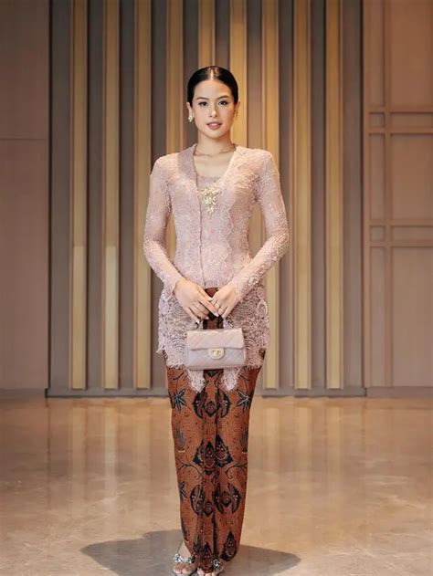 Foto Memek Artis Korea Hadirkan kebaya brokat mewah informasi bikin akun viral materi edukatif terkini image 1